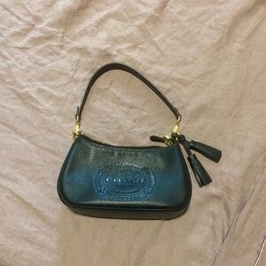 Coach Teri Shoulder Bag Pebbled Leather Black